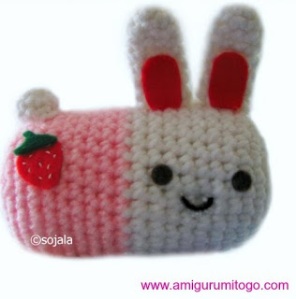 Free Strawberry Moshi Bunny pattern on Amigurumi To Go