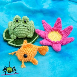 Gorgeous crochet frog on Itsy Bitsy Spider